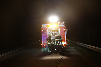 Stuttgart Hedelfingen: Mercedes auf Filderauffahrt in Brand